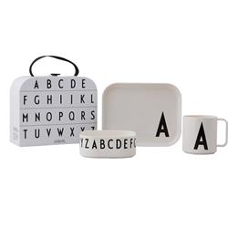 Legekuffert med personlig tritan spisesæt fra Design Letters