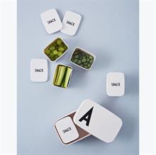 Snack box hvid med SNACK print på låg fra Design Letters