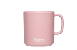 Favoritkop med hank - LOVE i lavendel fra Design Letters