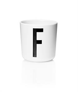 Børnekop Ecozen® børnekop med Arne Jacobsen bogstaver A til Z fra Design Letters