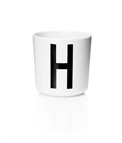 Børnekop Ecozen® børnekop med Arne Jacobsen bogstaver A til Z fra Design Letters