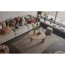 Puf Grid Pouf - skammel cylinder i brun fra Oyoy