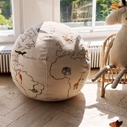 Puf med verdenskort - The World Puf fra Ferm Living