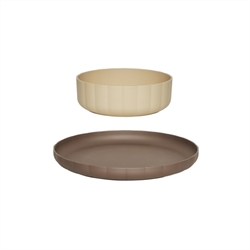 Pullo tallerken & skål i taupe/vanila fra OYOY